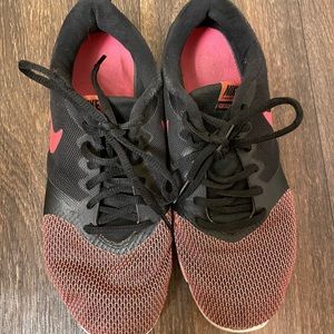 Size 8.5 Nike sneakers perfect condition